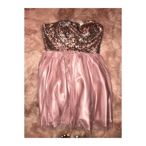 Aeropostale Dresses & Skirts - 🔥Strapless Glitter Tulle Party Dress ✨🛍